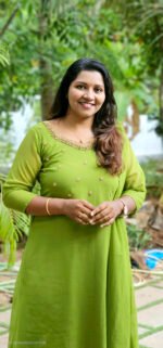 Green Handworked Top with Shawl - Image 2