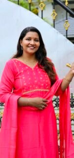 Anagha  Majantha Vichithra Silk Top and Shawl - Image 2