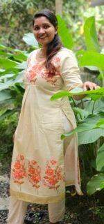Floral Printed Tissue Slitted Onam Kurti
