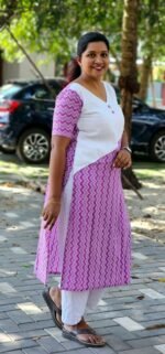 Heera Pure Cotton Lavender Hakoba Yoke Slitted Top